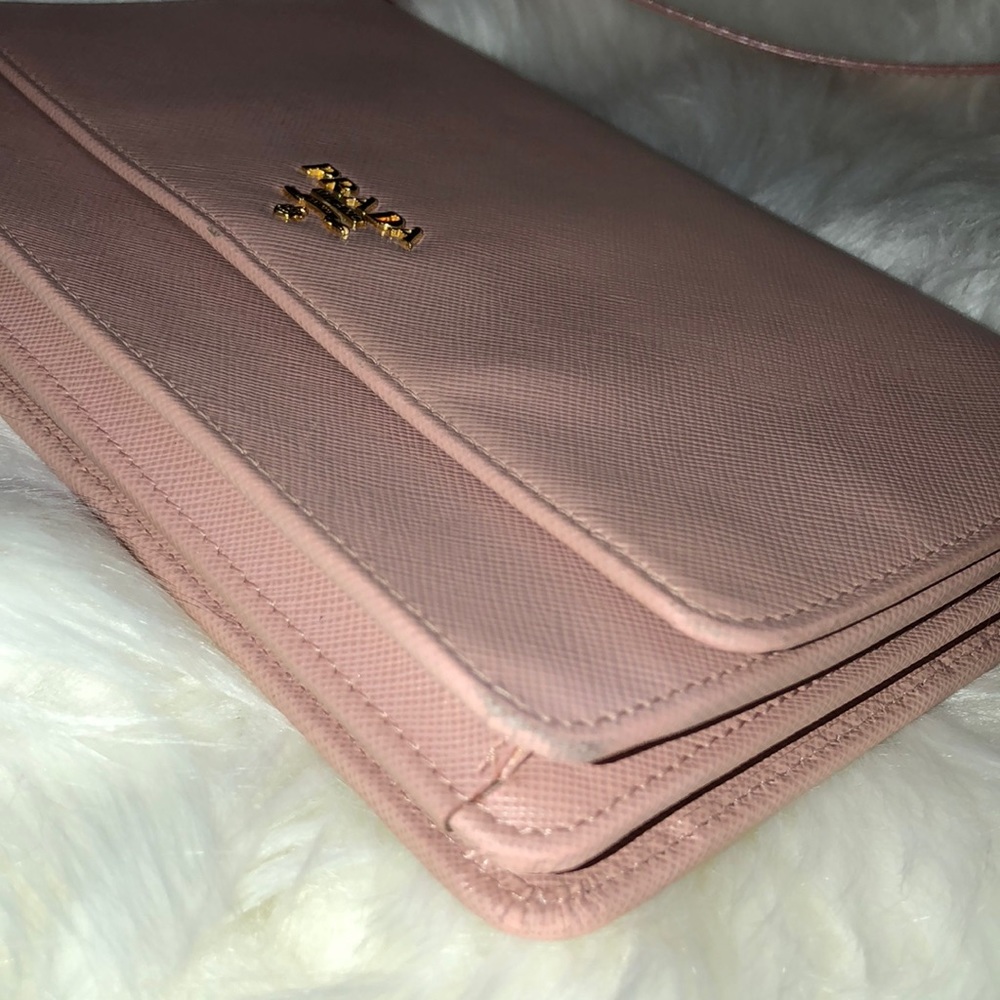 Prada crossbody/ WOC wallet on chain. - Picture 3 of 8
